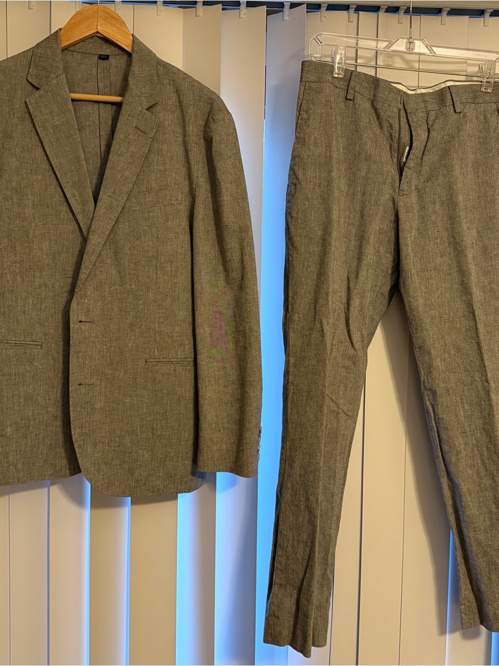 J. Crew Men's Gray Two-Piece Suit - Lightweight Tailored Set